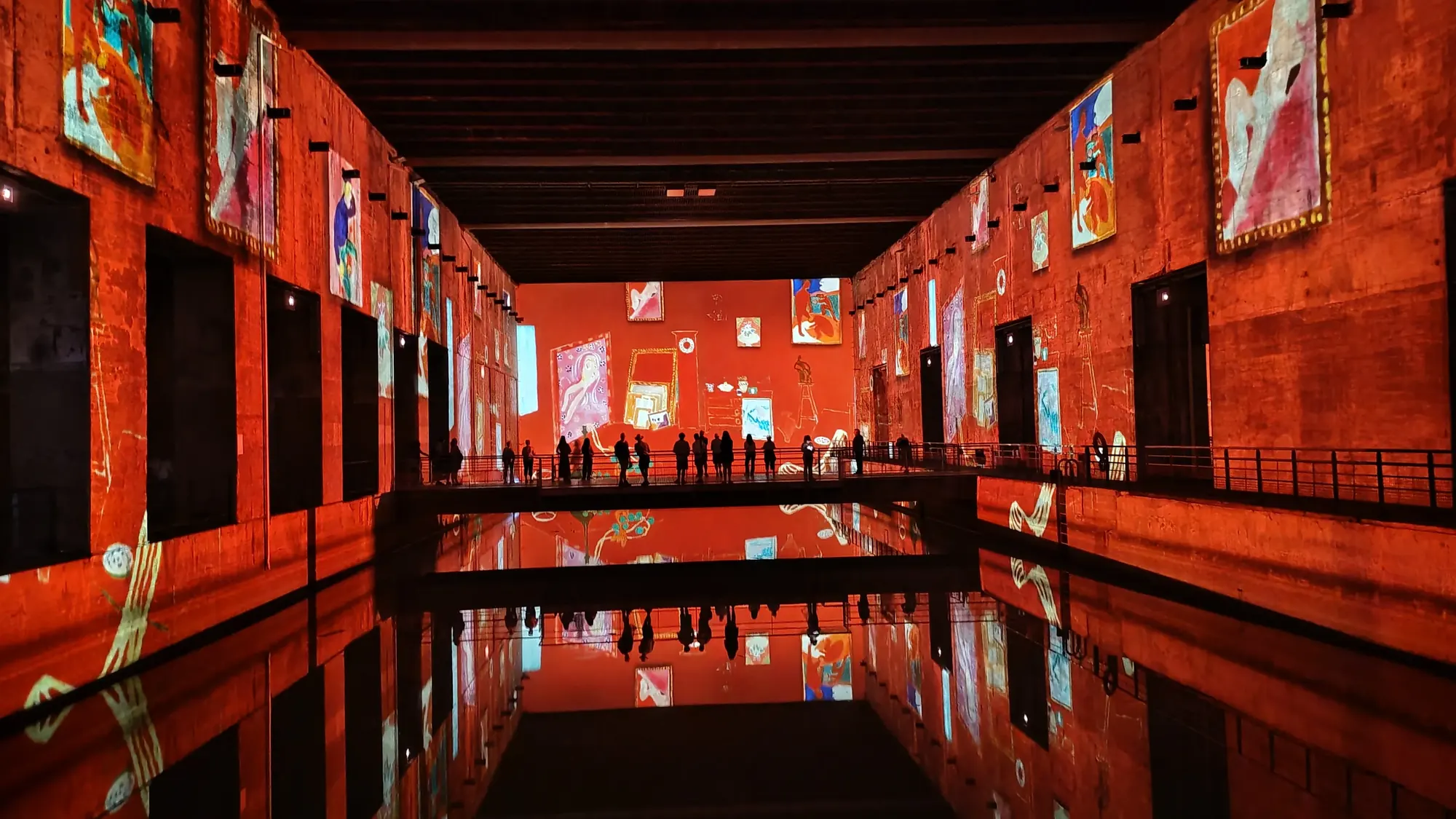 Proiezioni immersive ai Bassins des Lumières di Bordeaux