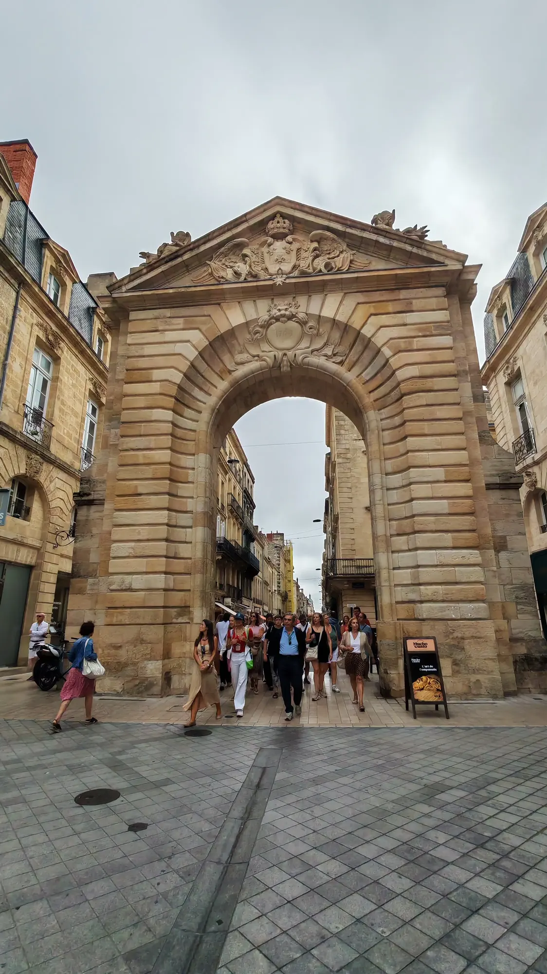 Porte Dijeaux nel centro storico di Bordeaux
