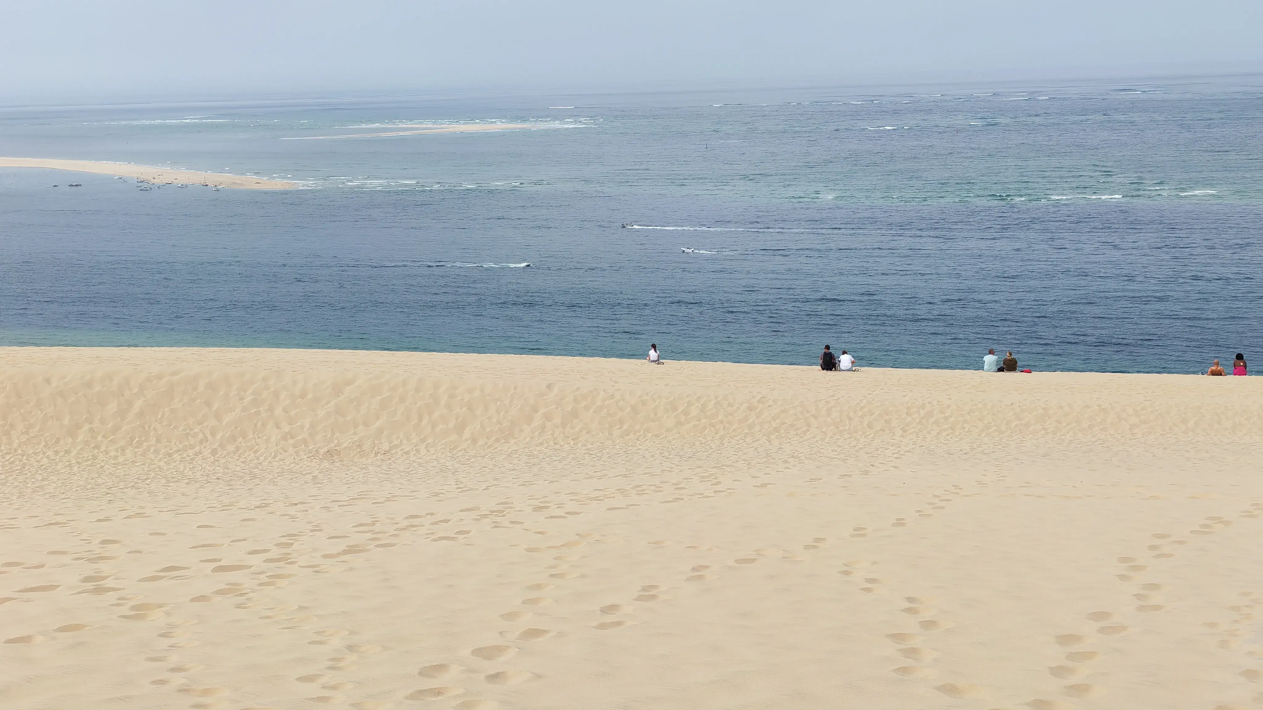 Oceano Atlantico visto dalla spiaggia sotto la Dune du Pilat