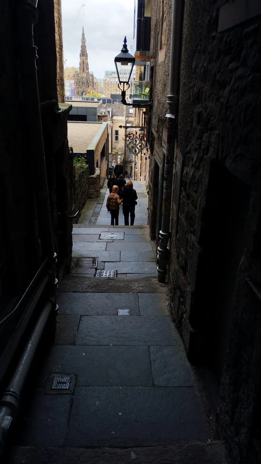 Advocate's Close con vista sulla New Town a Edimburgo