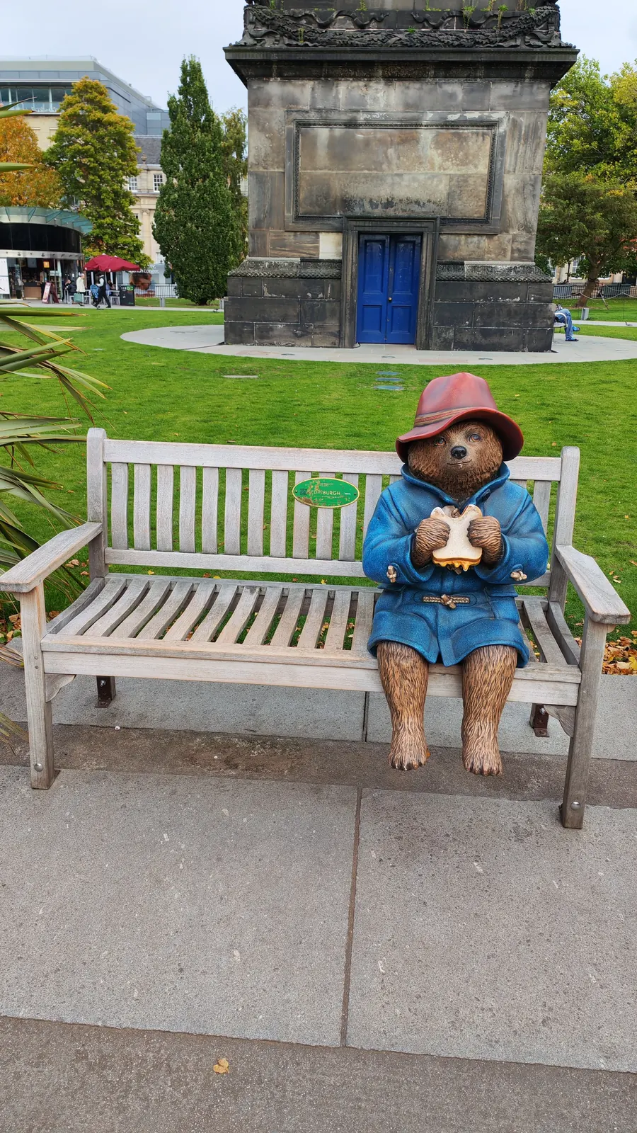 Statua di Paddington Bear a St Andrew Square, Edimburgo