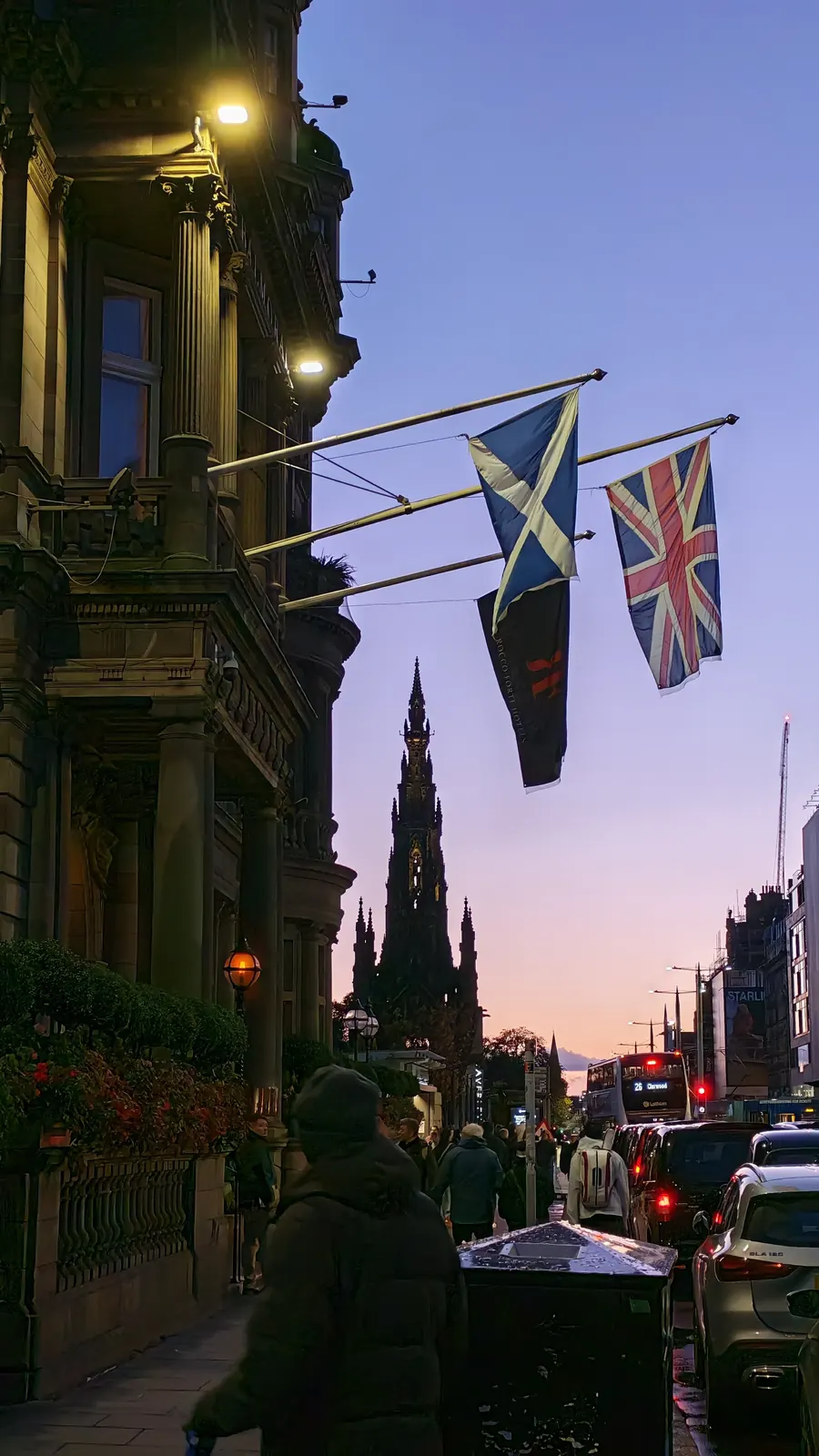 Tramonto su Princess Street a Edimburgo